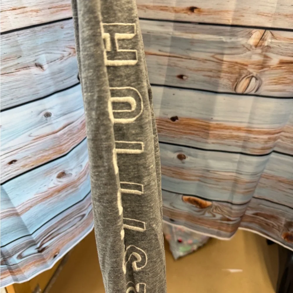 Hollister‎ Heather Gray long sleeve Tee. Two small holes in the sleeve.